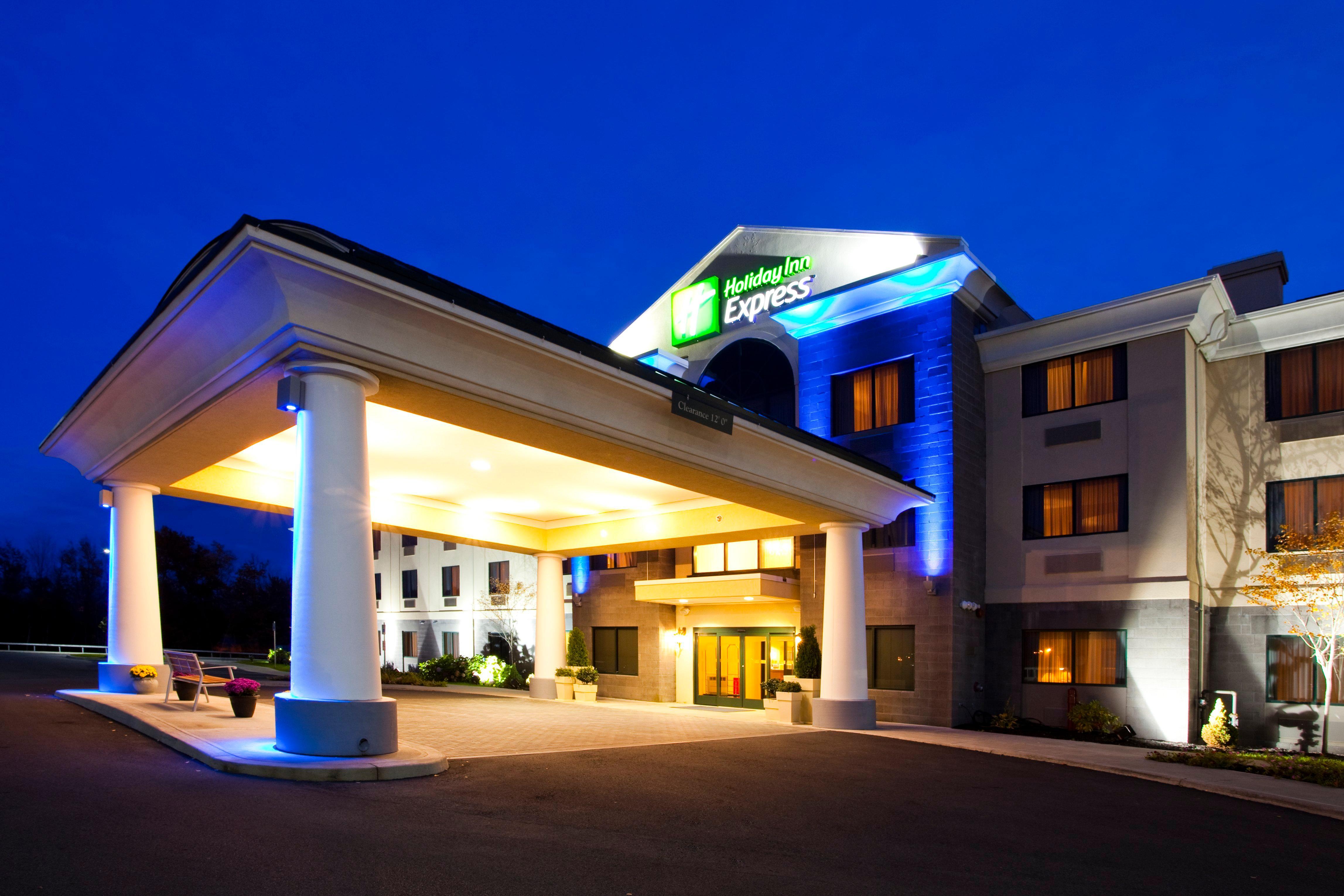 Holiday Inn Express Syracuse Airport By Ihg North Syracuse Exterior foto