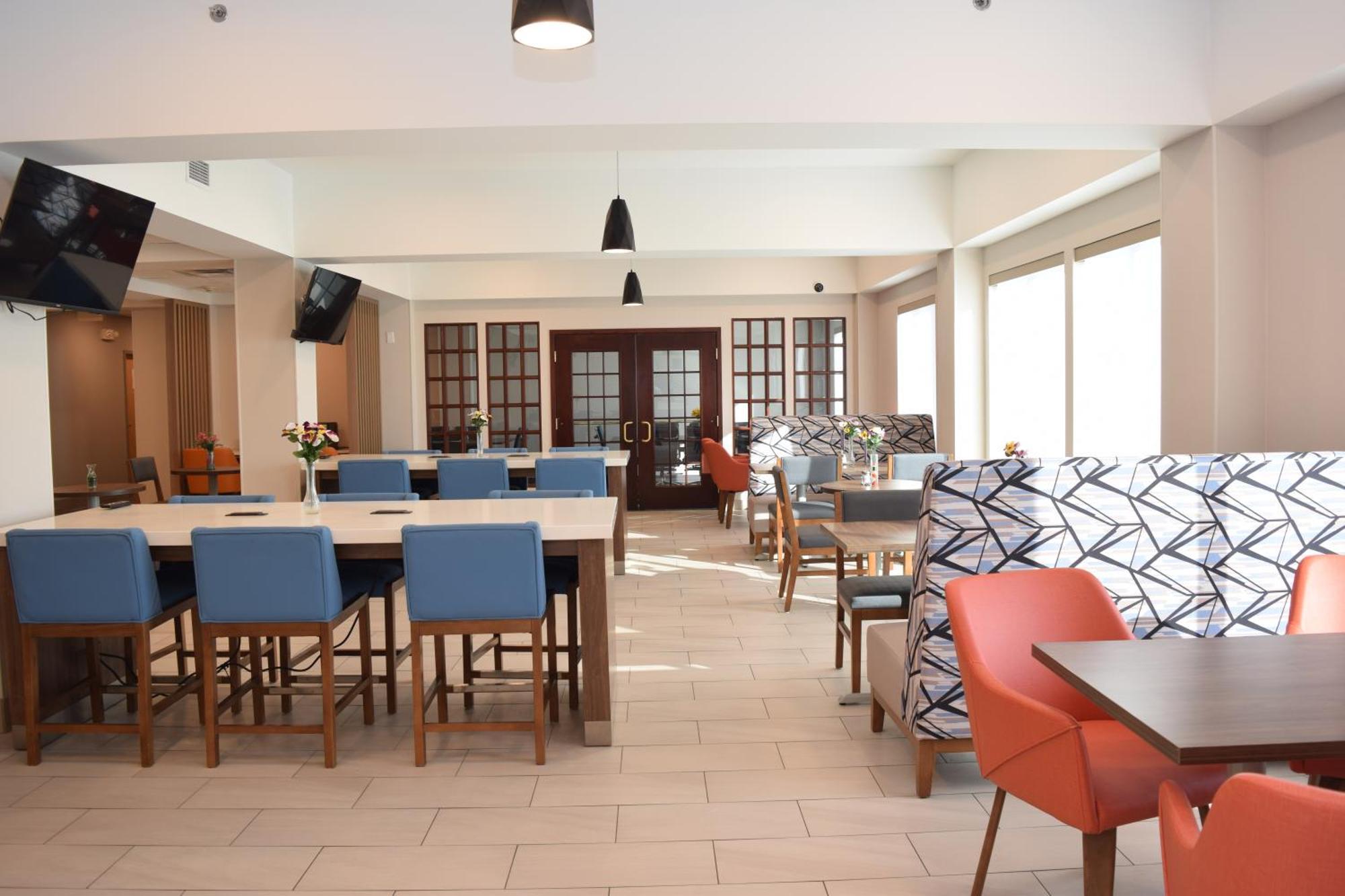 Holiday Inn Express Syracuse Airport By Ihg North Syracuse Exterior foto